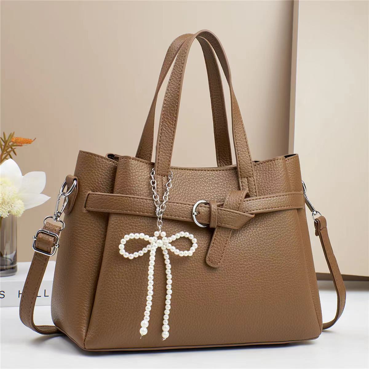 Cartera coqueta con detalles unicos