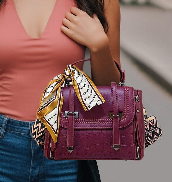 Bolso pequeño tipo crossbody con Toques Dorados y Pañuelo a Juego