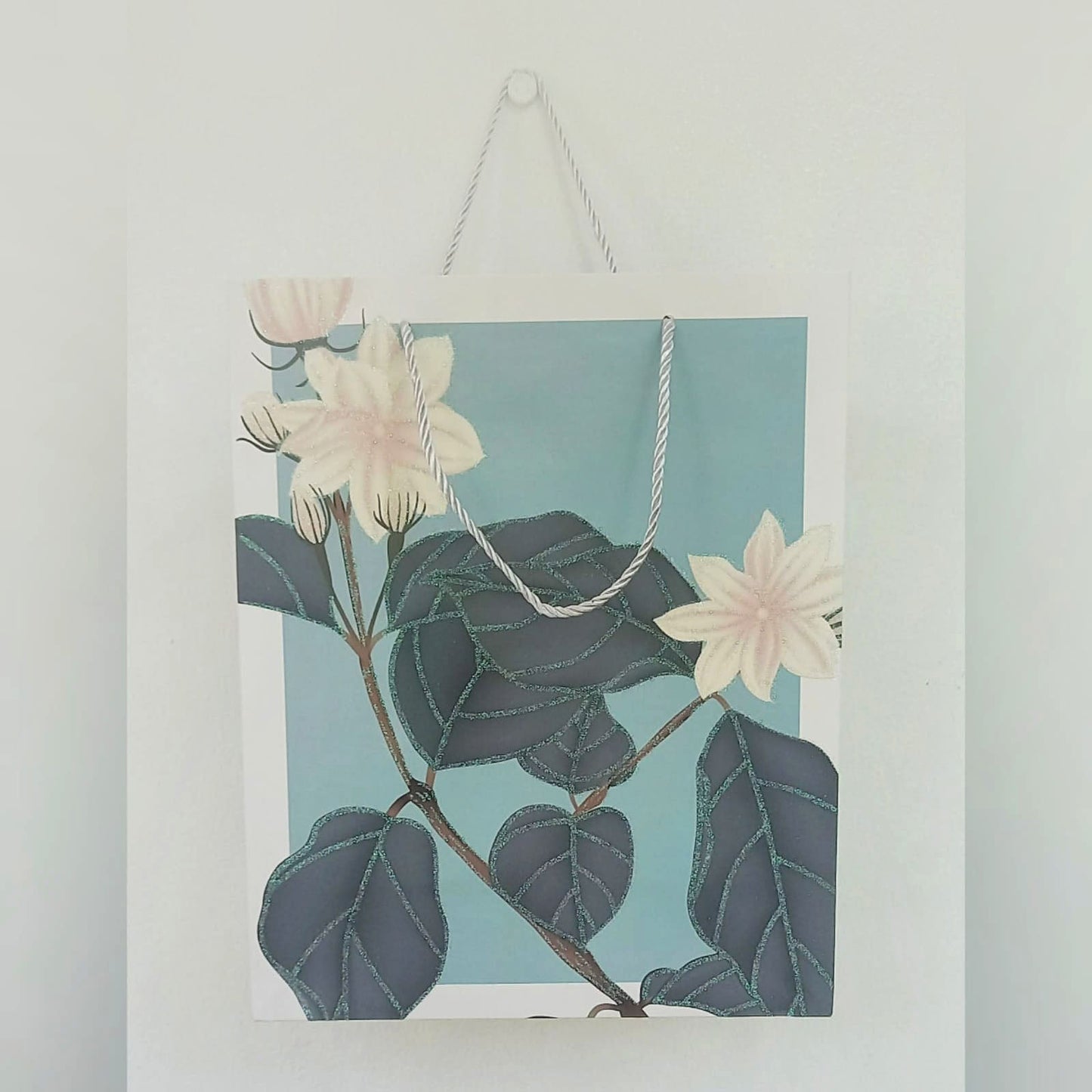Bolsa de regalo en papel mediana • 26cm largo x 32cm alto