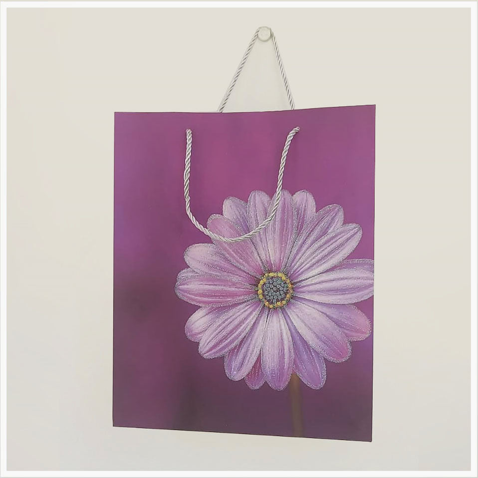Bolsa de regalo en papel mediana • 26cm largo x 32cm alto