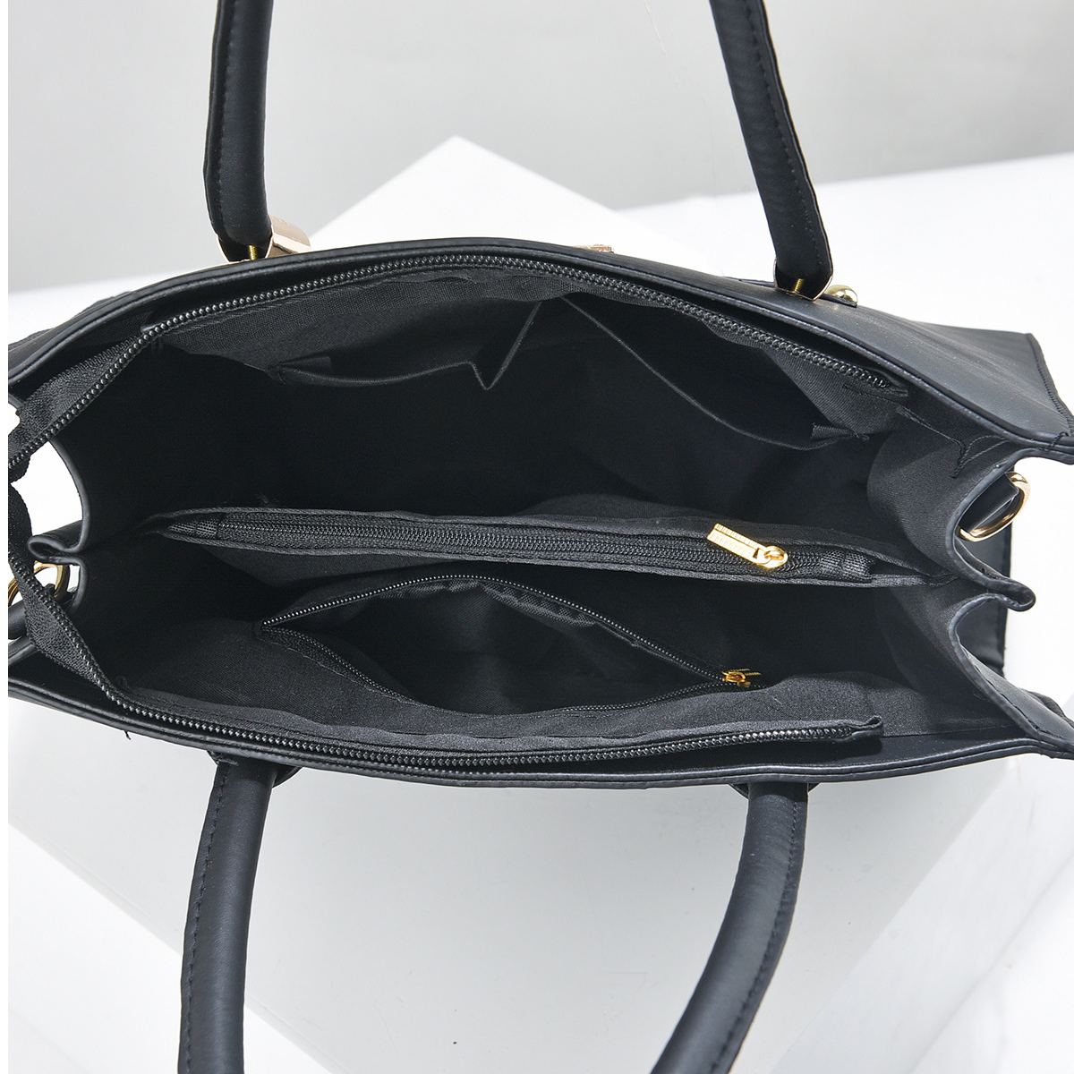 Cartera Cuadrada con sobre: El Accesorio Perfecto para Organizar tu Día