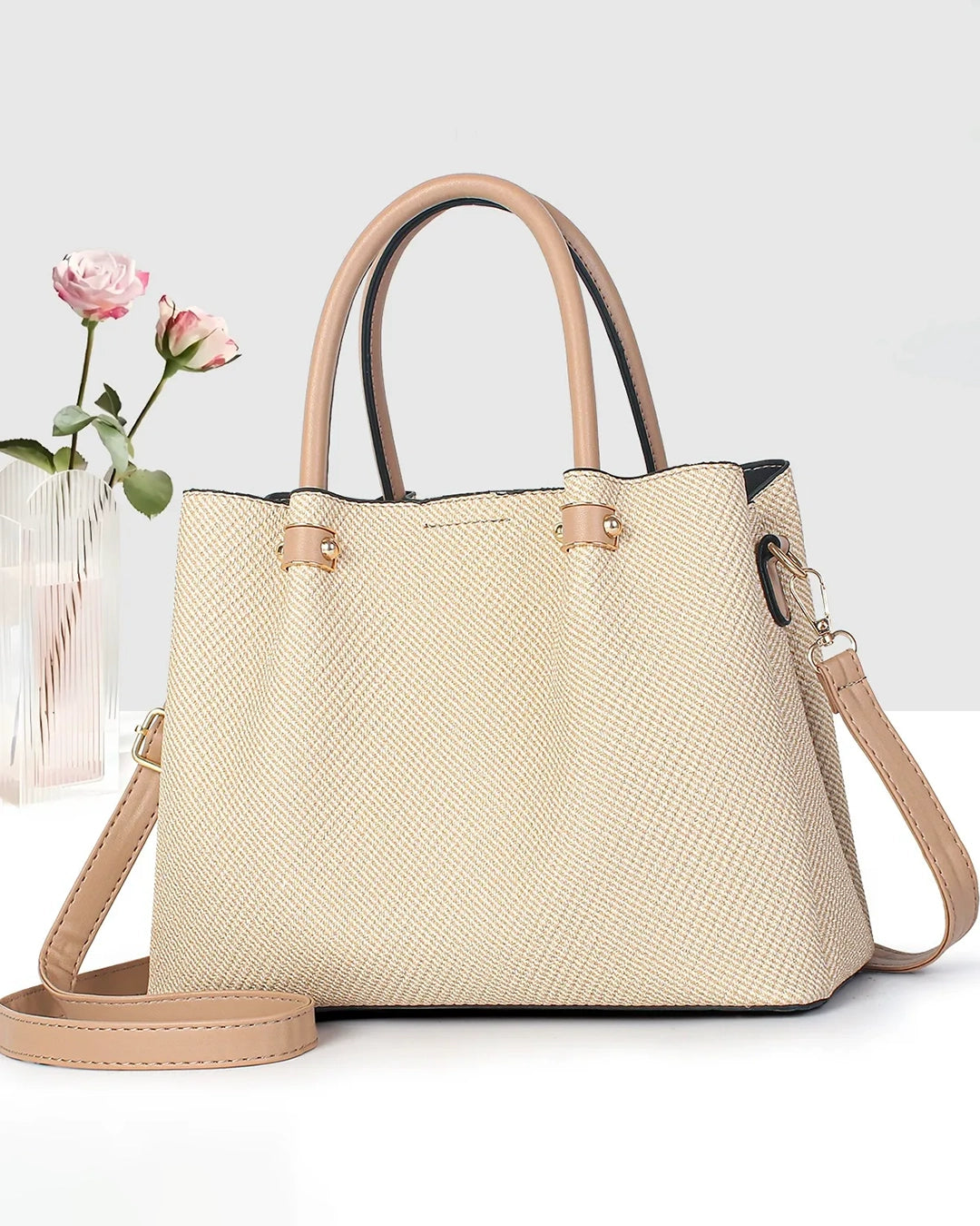 Cartera mediana con estilo sofisticado