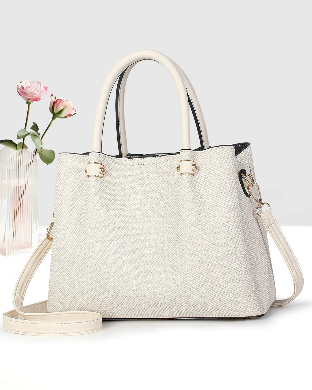 Cartera mediana con estilo sofisticado